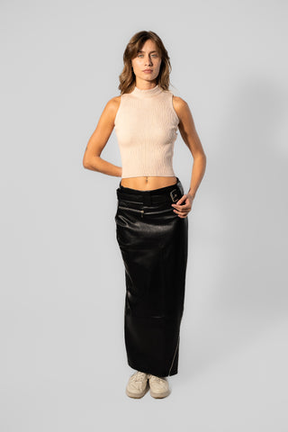 Leather women’s skirt with side zipper