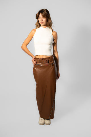 Leather women’s skirt with side zipper